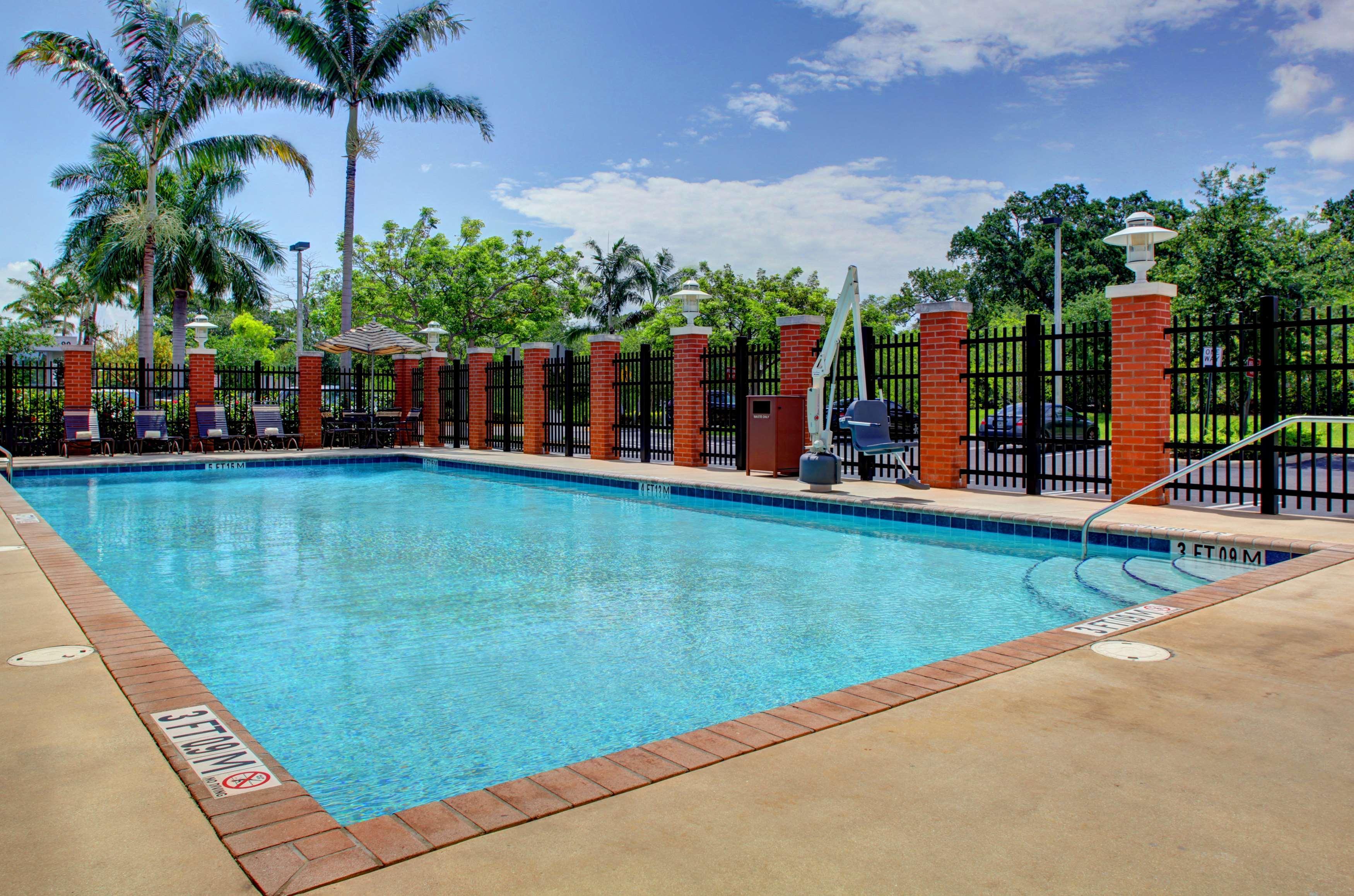 Hyatt Place Fort Lauderdale Airport/Cruise Port Dania Beach Eksteriør billede
